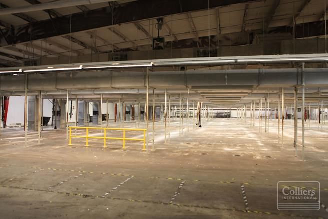 For Sale | 336,936 SF South Texas Industrial Facility: 516 W Live Oak St, Cuero, TX 77954
